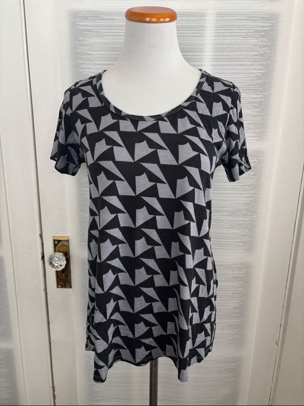 LuLaRoe Classic Tee in Black and Gray Geometric Print
